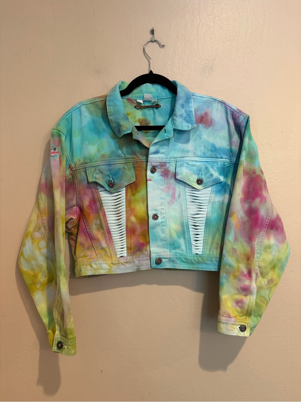 L.A. Gear Vintage Cropped Tie-Dye Denim Jacket with Pocket Details, size L